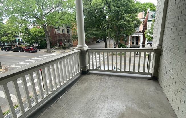 2 beds, 1 bath, $1,595, Unit Apt. 05