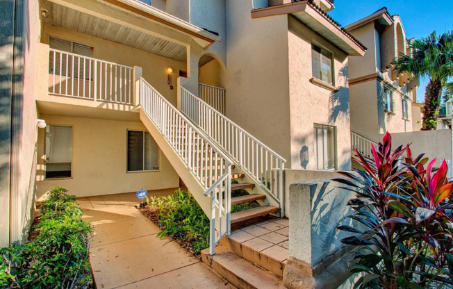 Stylish 2-Bedroom Condo with Resort-Style Amenities in West Palm Beach!