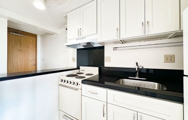 Century Park Plaza Studio with A/C