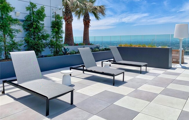 1 bed, 1 bath, 711 sqft, $3,200, Unit 2411