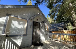 2 beds, 1 bath, $1,650