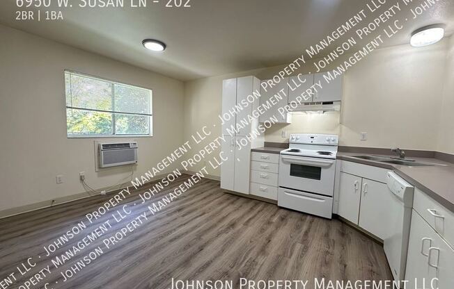 6950 W SUSAN LN