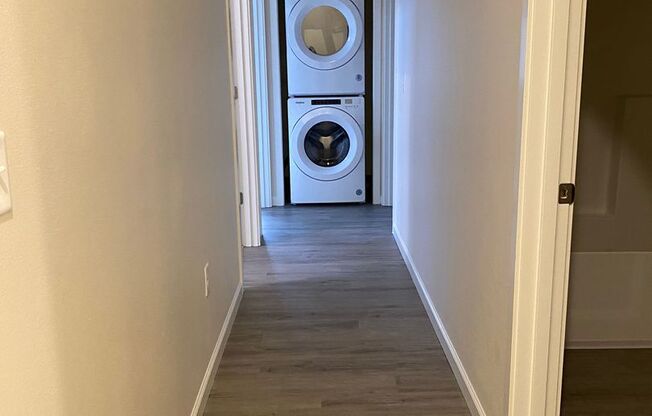3 beds, 2 baths, 1,211 sqft, $2,400, Unit 3910-202