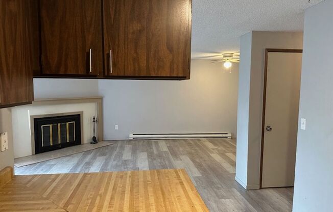 2 beds, 1 bath, 920 sqft, $1,575, Unit 153-009