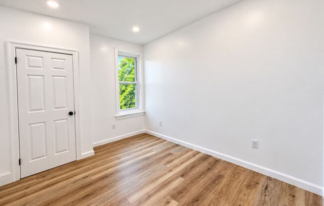 2 beds, 1 bath, $1,175, Unit #3
