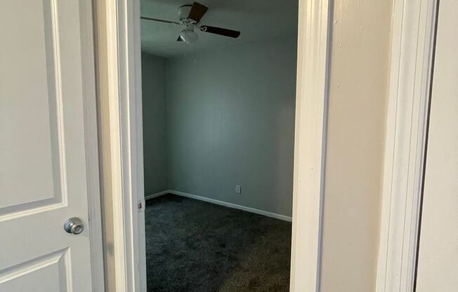 2 beds, 1 bath, 850 sqft, $795, Unit I2