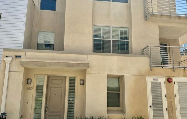 Beautiful 3 bedroom, 4 bath townhome in Desirable Carson neighborhood