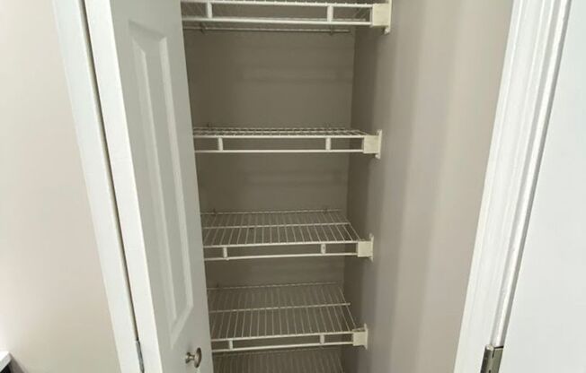 2 beds, 1 bath, 1,000 sqft, $1,595, Unit 1167-9