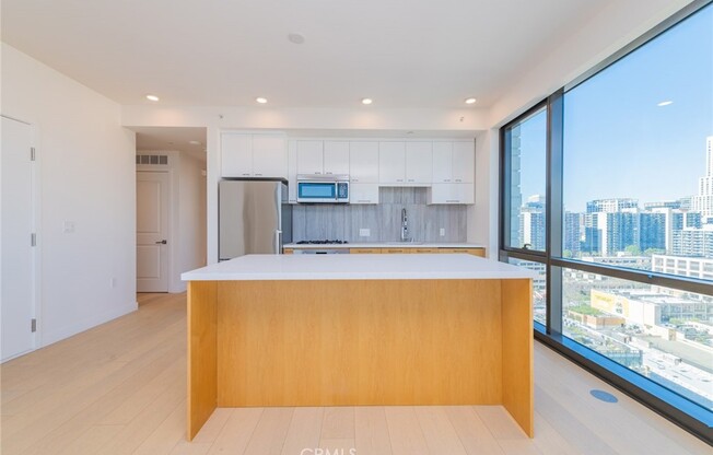 2 beds, 2 baths, 1,039 sqft, $3,700, Unit 1803