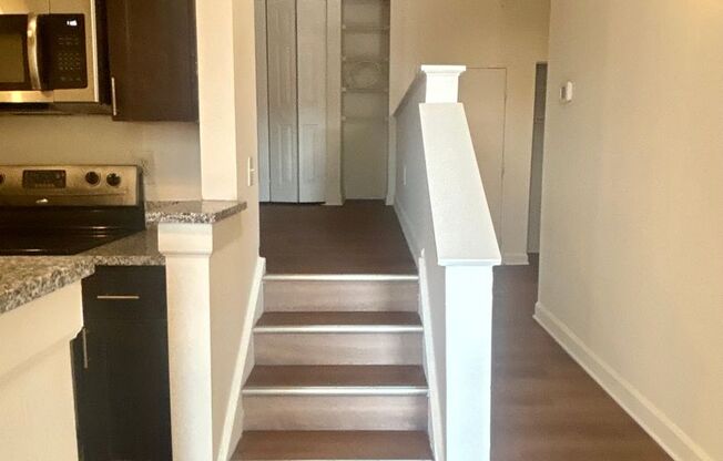 2 beds, 2 baths, 900 sqft, $2,299, Unit 426