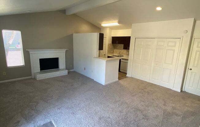 2 beds, 2 baths, 1,038 sqft, $1,215, Unit 3302