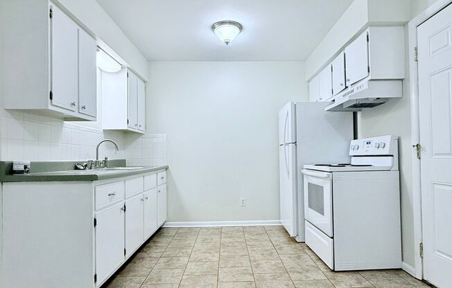 2 beds, 1 bath, $1,150, Unit 815