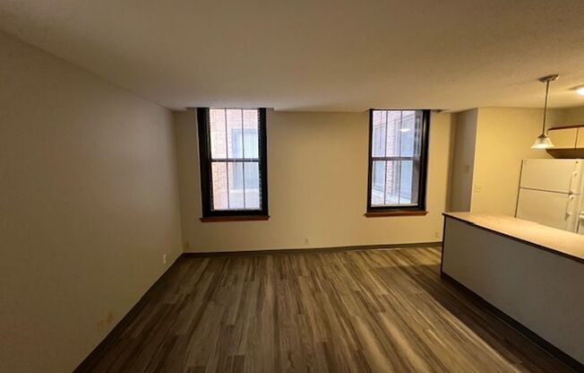 1 bed, 1 bath, 550 sqft, $750, Unit 405