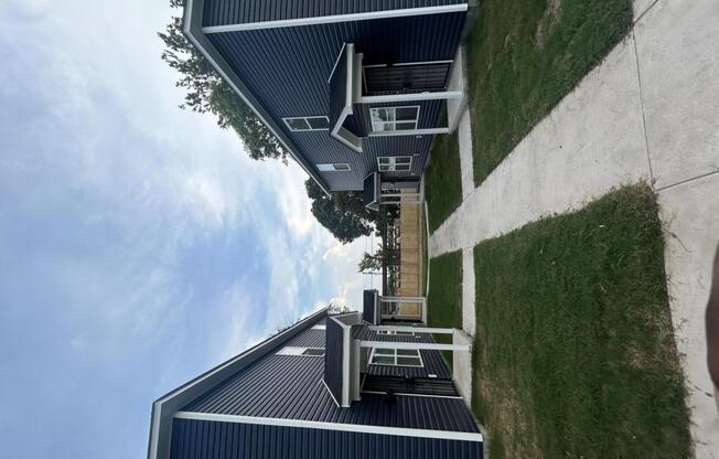 1508 E 2 ST