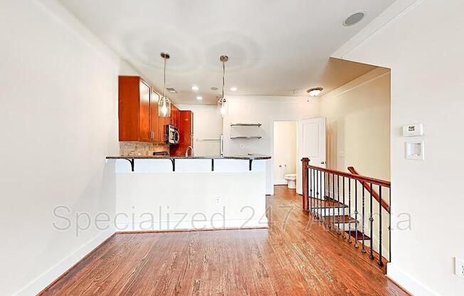 221 SEMEL CIR NW