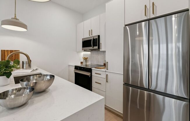 1 bed, 1 bath, 700 sqft, $1,696, Unit 404