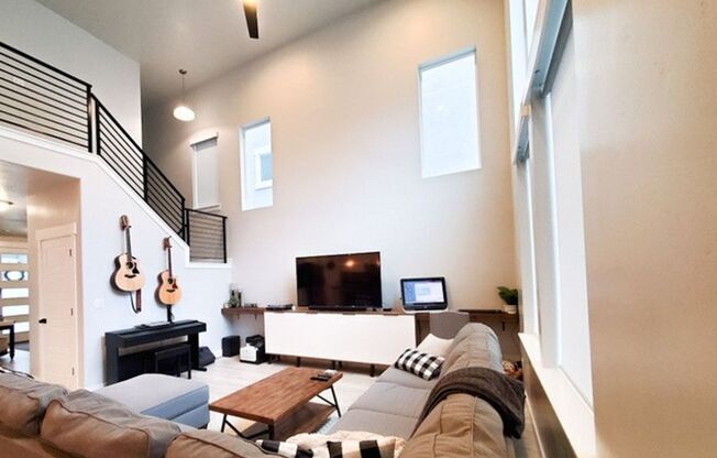 Beautiful 4 Bedroom Home, Bluffdale, 2827 sq ft, $3200/month, Updated