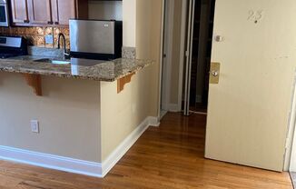 Studio, 1 bath, 305 sqft, $1,595, Unit 23
