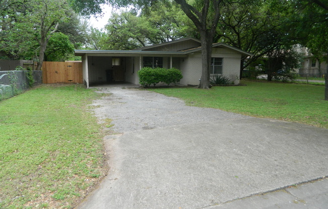 SFH:  OFF STASSNEY -  3 BEDROOM **2wks free rent qualified app & lease through 5/31/27**