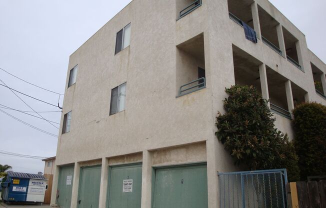 2 beds, 2 baths, $2,500, Unit 8