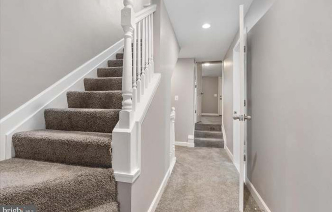 1230 W LOMBARD ST