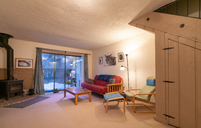 610 Dell Place Unit 6