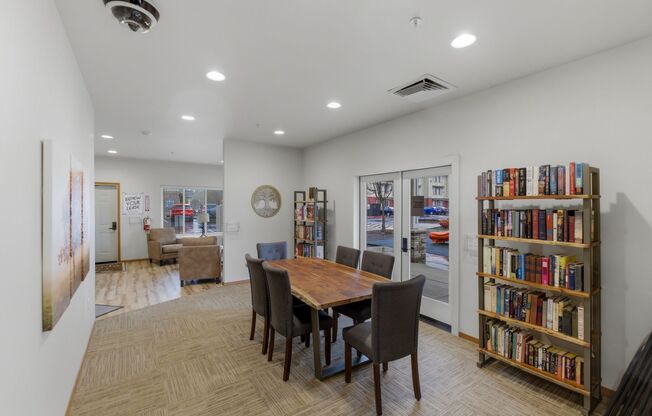 2 beds, 2 baths, 952 sqft, $1,595, Unit 1913-201