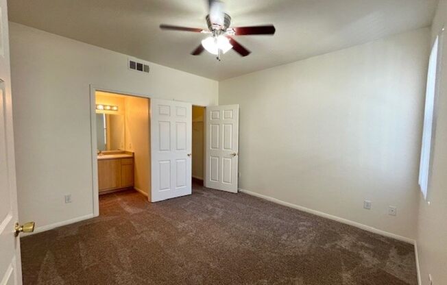2 beds, 2 baths, $1,350, Unit # 1075