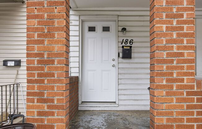Charming 3-Bedroom Pittsburgh Home with Spacious Yard and Classic Porch