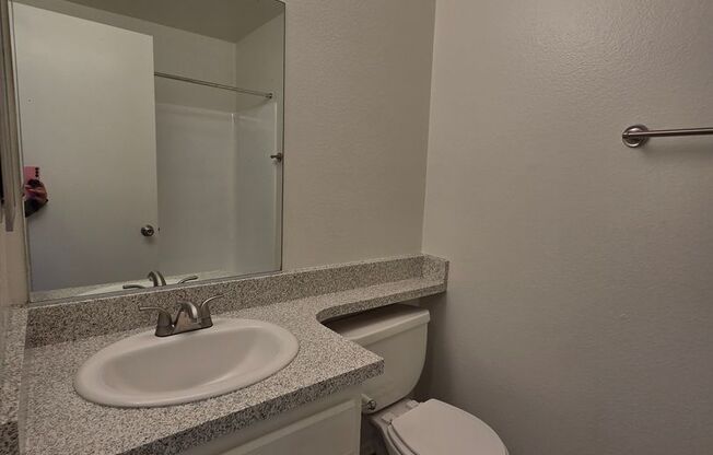 1 bed, 1 bath, 691 sqft, $2,000, Unit 476R