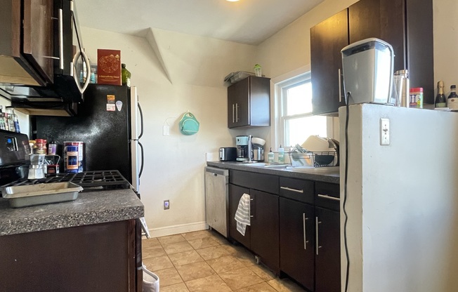 3 beds, 1 bath, $5,100, Unit 3