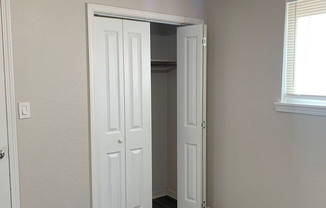 2 beds, 1 bath, 825 sqft, $875, Unit 6124-A