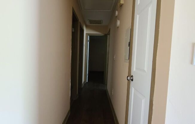 Conveniently Located 3 Bedroom 1 1/2 Bath Home In Gwinnett County!