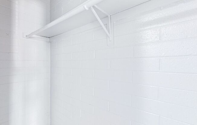 Studio, 1 bath, 400 sqft, $749, Unit 21
