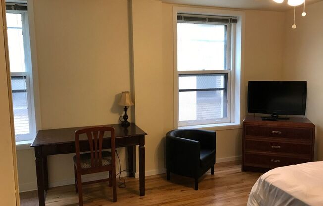 Studio, 1 bath, 388 sqft, $945, Unit 413