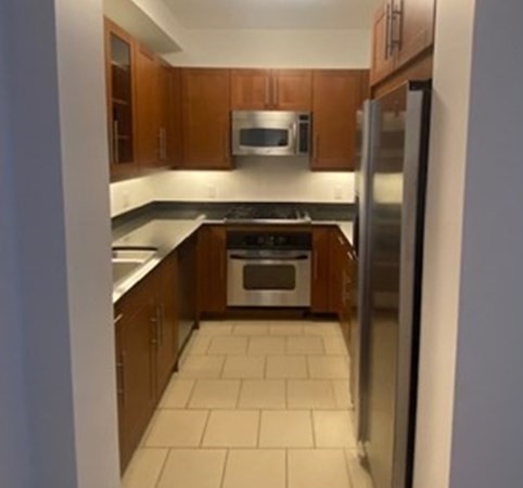 1 bed, 1 bath, 725 sqft, $4,000, Unit 701