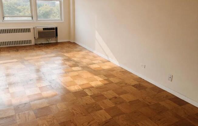 141 E 55 ST