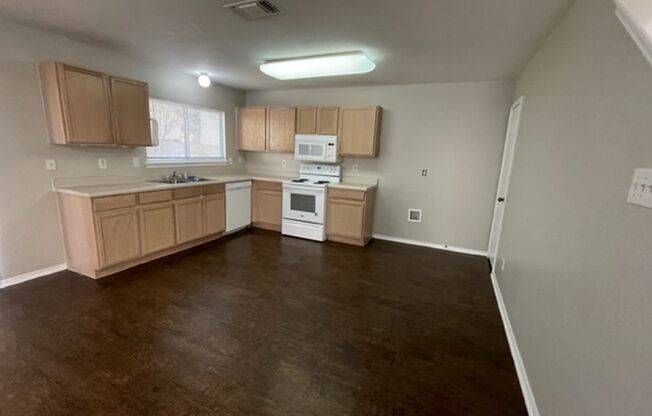Spacious 3 Bedroom 2 Bath