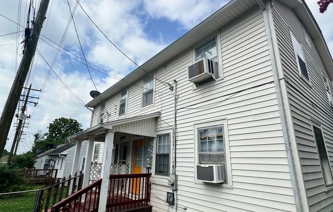 1103 Berry Street - MOVE IN SPECIAL
