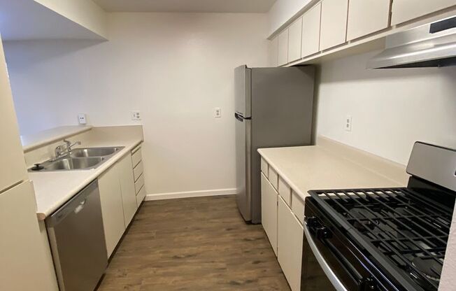 2 beds, 1 bath, $1,450