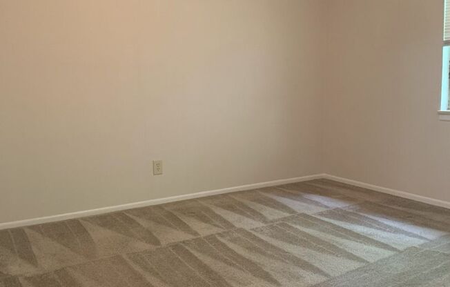 2 beds, 1 bath, 700 sqft, $880, Unit 9018