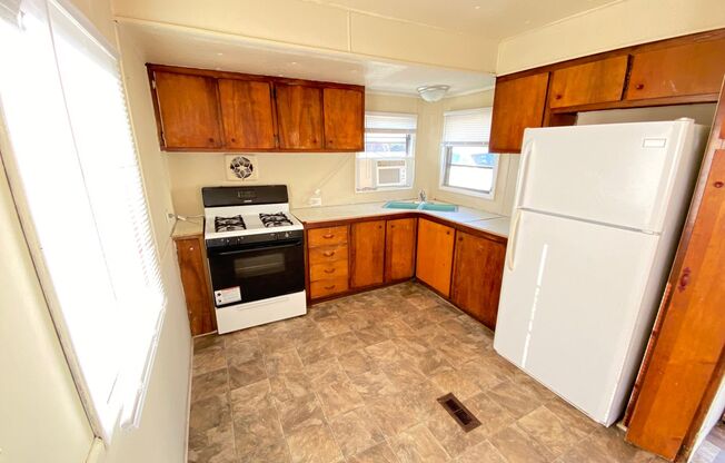 2bed/1bath trailer near downtown Landis all electric