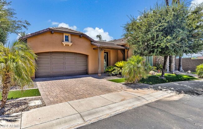 5 BEDROOM 3 BATH HIGH END CHANDLER HOME WITH POOL AND SPA SERVICE INCLUDED IN RENT