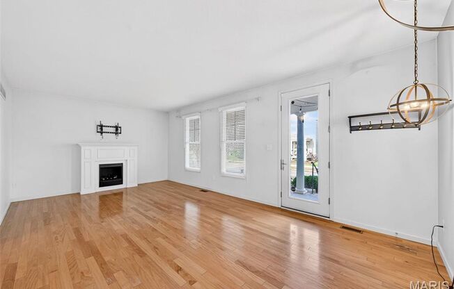 4 beds, 3.5 baths, 2,580 sqft, $3,100, Unit Simeon Bunker Street - 3275