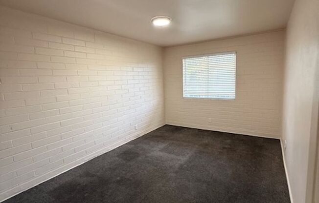 2 beds, 1 bath, 871 sqft, $1,175, Unit C18