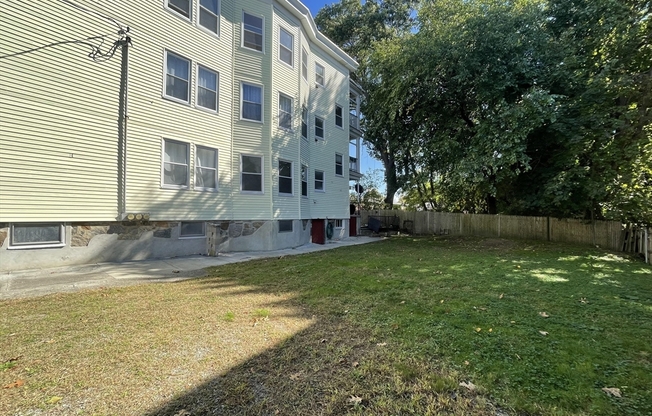 3 beds, 1 bath, 1,470 sqft, $3,400, Unit 3