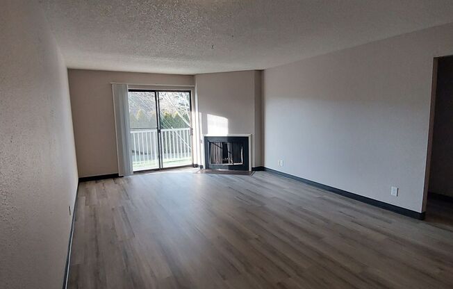 2 beds, 1 bath, $1,700, Unit 2