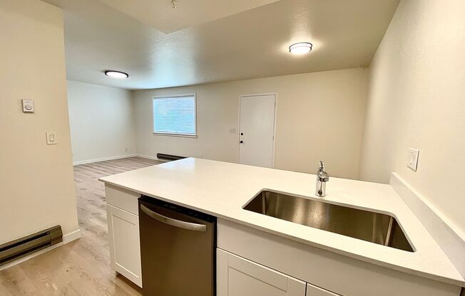 1 bed, 1 bath, 620 sqft, $1,095