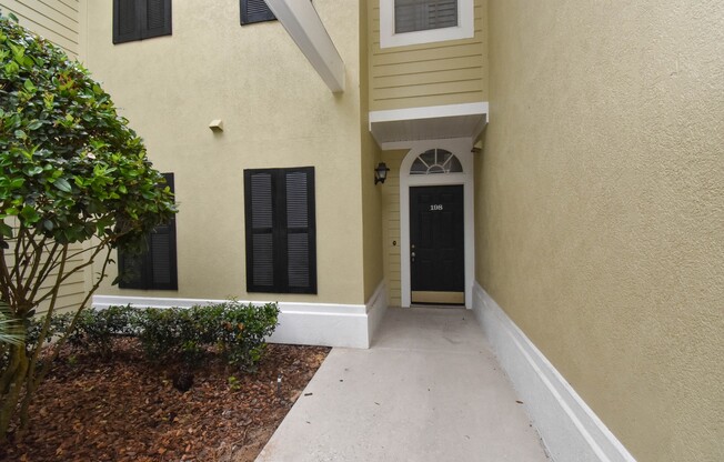 Ground Floor 2BR/2BA Condo in The Links at Haile Plantation – $1,800/month
