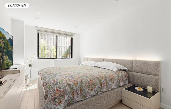 445 W 54 ST
